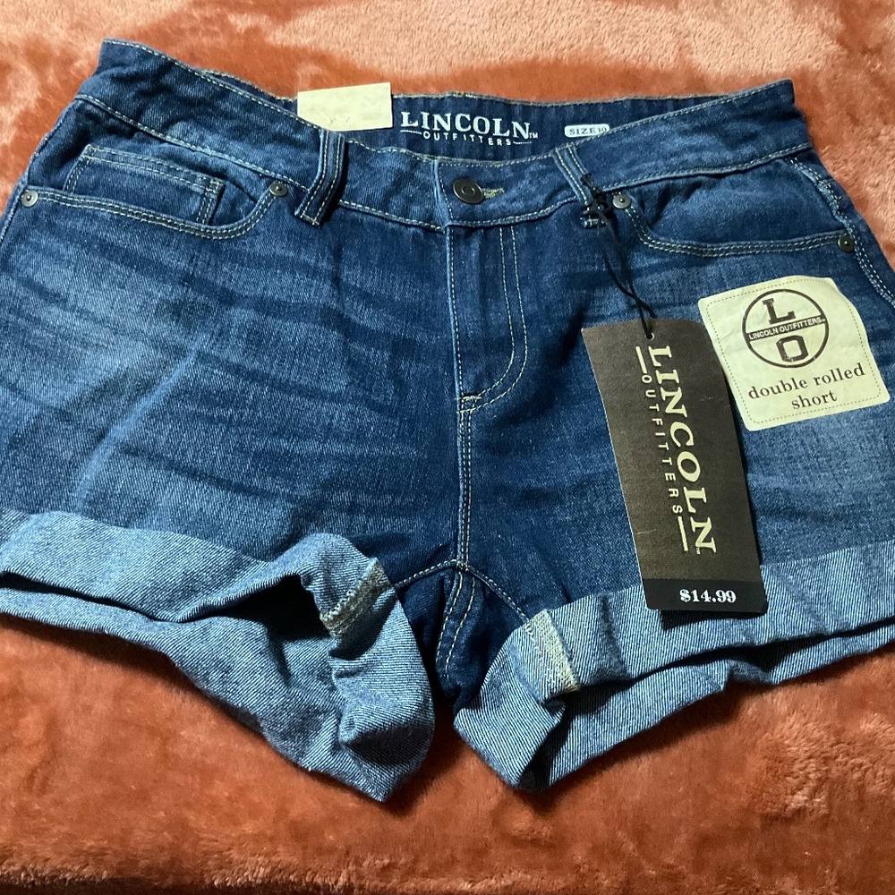 NWT Lincoln outfitters size 10 ladies dark wash double hem shorts